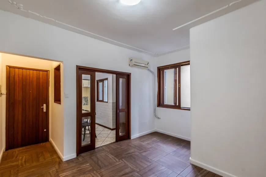 Foto 1 de Apartamento com 3 Quartos à venda, 77m² em Moinhos de Vento, Porto Alegre