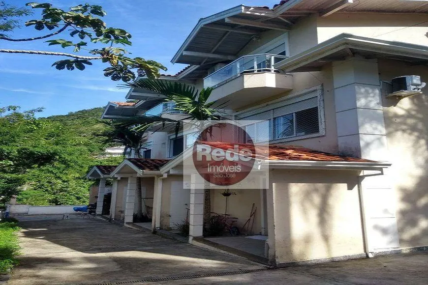 Foto 1 de Casa com 2 Quartos à venda, 140m² em Cigarras, São Sebastião