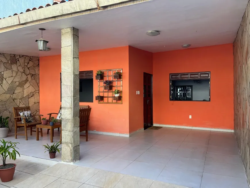 Foto 1 de Casa com 4 Quartos à venda, 240m² em Santa Amélia, Maceió