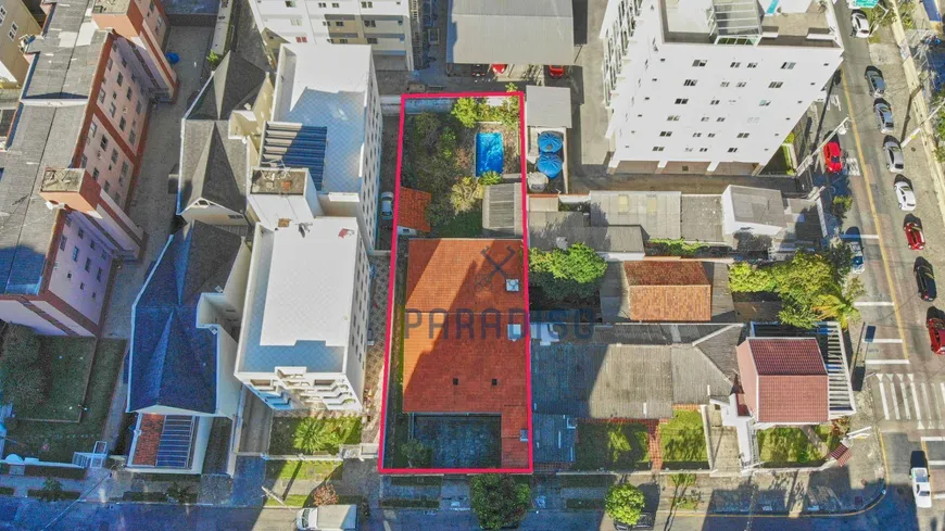 Foto 1 de Lote/Terreno à venda, 657m² em Água Verde, Curitiba