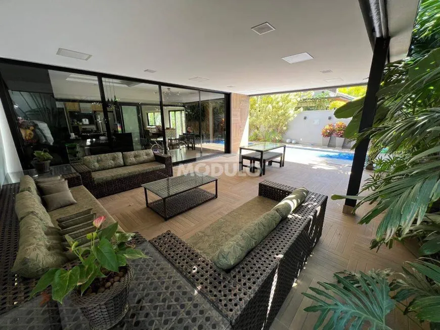Foto 1 de Casa de Condomínio com 5 Quartos à venda, 327m² em Jardim Sul, Uberlândia