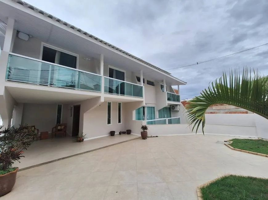 Foto 1 de Casa com 3 Quartos para alugar, 400m² em Cancela Preta, Macaé