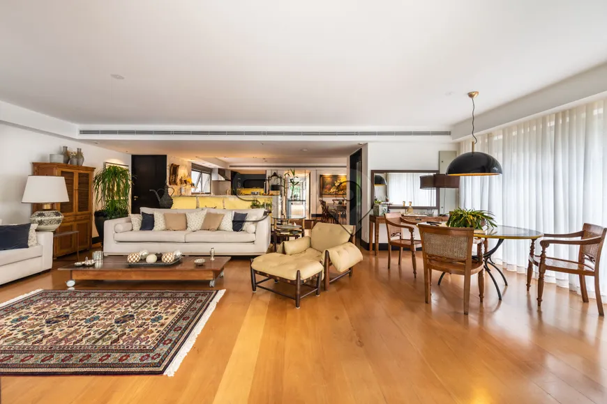 Foto 1 de Casa de Condomínio com 3 Quartos para alugar, 400m² em Alto de Pinheiros, São Paulo
