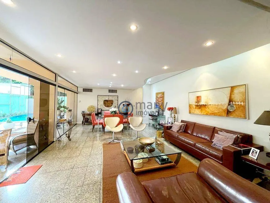 Foto 1 de Casa de Condomínio com 4 Quartos à venda, 600m² em Adrianópolis, Manaus