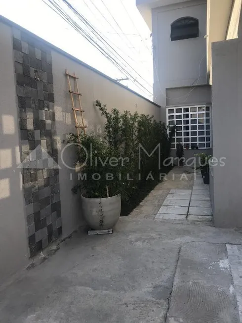 Foto 1 de Sobrado com 4 Quartos à venda, 210m² em Vila Yara, Osasco