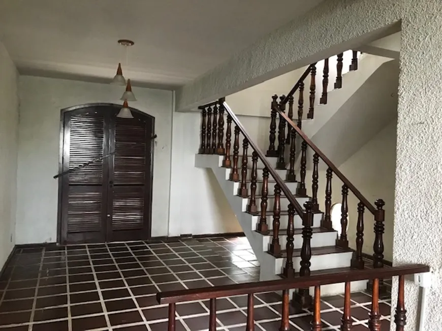 Foto 1 de Casa com 5 Quartos à venda, 400m² em Jardim Apipema, Salvador