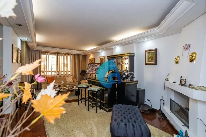 Foto 1 de Apartamento com 4 Quartos à venda, 190m² em Batel, Curitiba