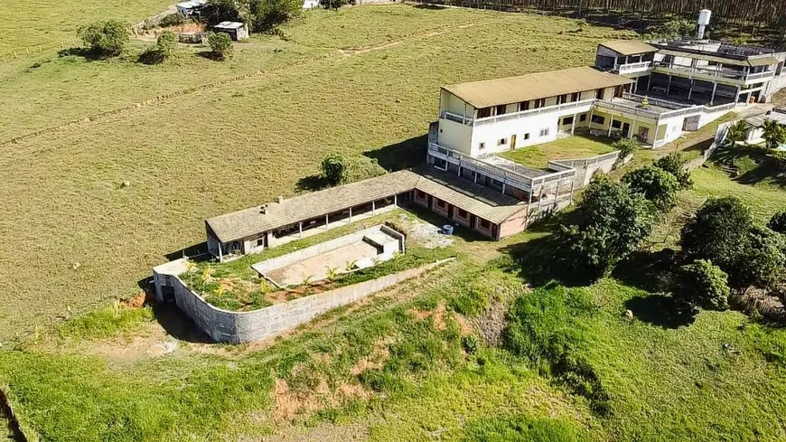 Foto 1 de Fazenda/Sítio com 21 Quartos à venda, 2000m² em Maracatú, Guararema