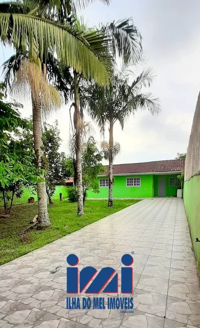 Foto 1 de Casa com 2 Quartos à venda, 76m² em Piçarras, Guaratuba