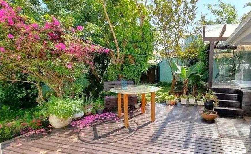 Foto 1 de Casa com 5 Quartos à venda, 255m² em Parque São Jorge, Florianópolis