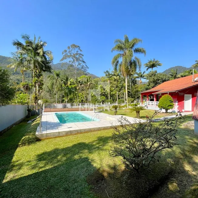 Foto 1 de Fazenda/Sítio com 3 Quartos à venda, 314m² em Rio Molha, Jaraguá do Sul