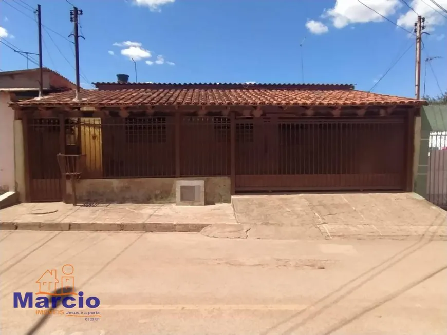 Foto 1 de Casa com 2 Quartos à venda, 200m² em Vila São José, São Sebastião