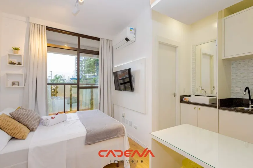 Foto 1 de Apartamento com 1 Quarto para alugar, 22m² em Ecoville, Curitiba