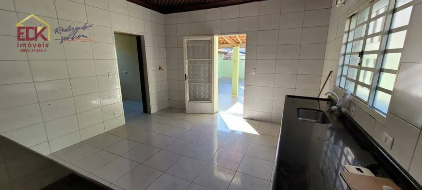 Foto 1 de Casa com 3 Quartos à venda, 230m² em Moreira César, Pindamonhangaba