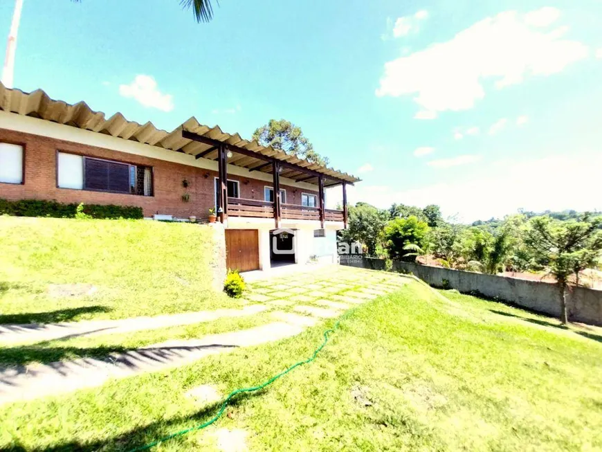 Foto 1 de Casa com 3 Quartos para alugar, 303m² em Granja Viana, Cotia