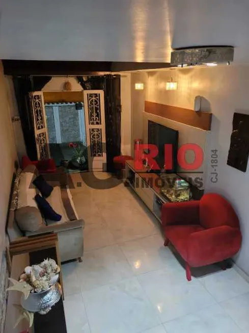 Foto 1 de Casa com 3 Quartos à venda, 97m² em Jardim Sulacap, Rio de Janeiro