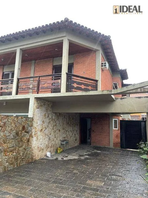 Foto 1 de Sobrado com 3 Quartos à venda, 360m² em Jardim Virgínia , Guarujá