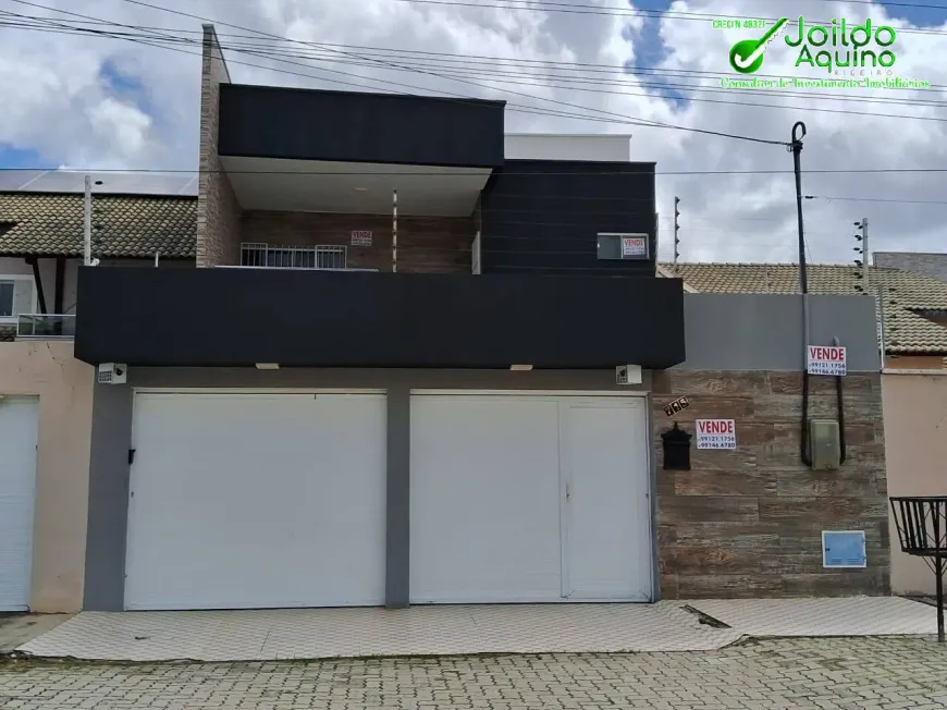 Foto 1 de Casa com 4 Quartos à venda, 223m² em Centro, Aracati