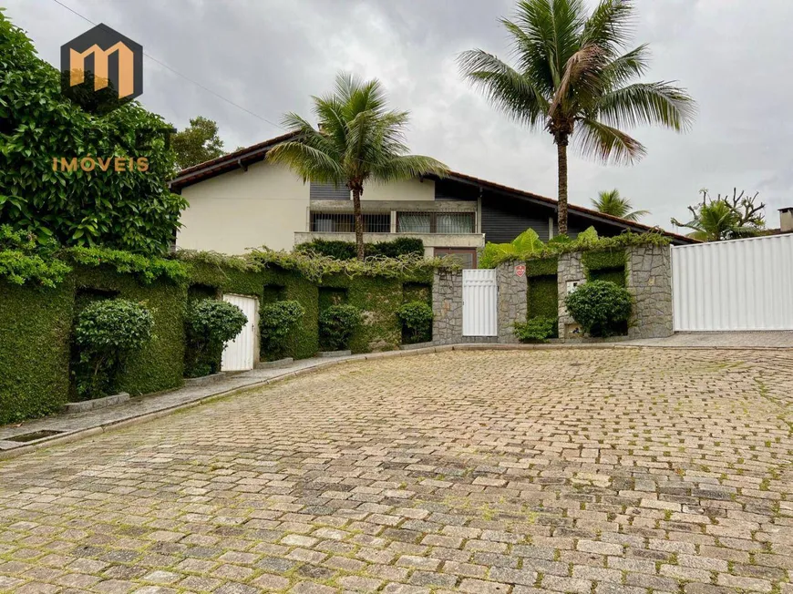Foto 1 de Casa com 4 Quartos à venda, 650m² em Garcia, Blumenau