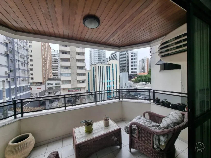 Foto 1 de Apartamento com 3 Quartos à venda, 135m² em Centro, Florianópolis