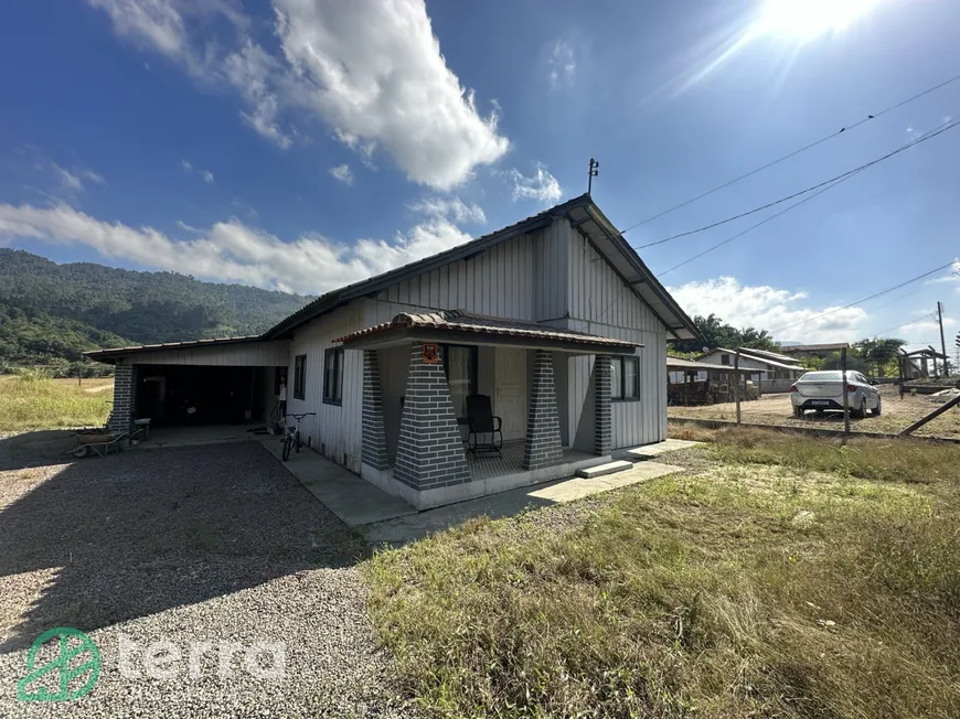 Foto 1 de Casa com 3 Quartos à venda, 177m² em Rodeio 32, Rodeio