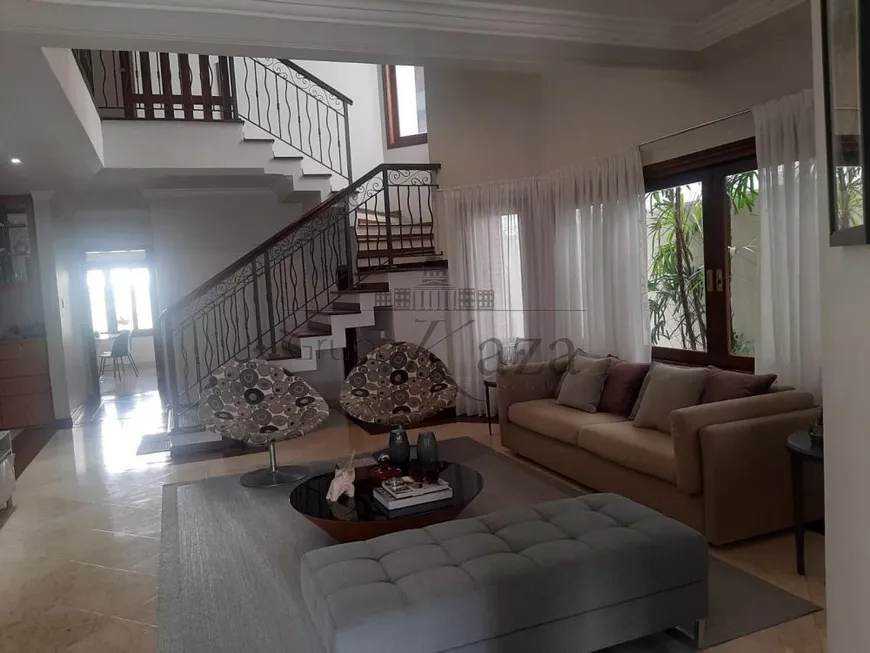 Foto 1 de Casa de Condomínio com 4 Quartos à venda, 320m² em Parque Residencial Aquarius, São José dos Campos