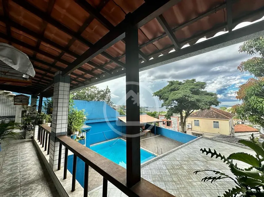 Foto 1 de Casa com 3 Quartos à venda, 277m² em Jardim Carioca, Rio de Janeiro
