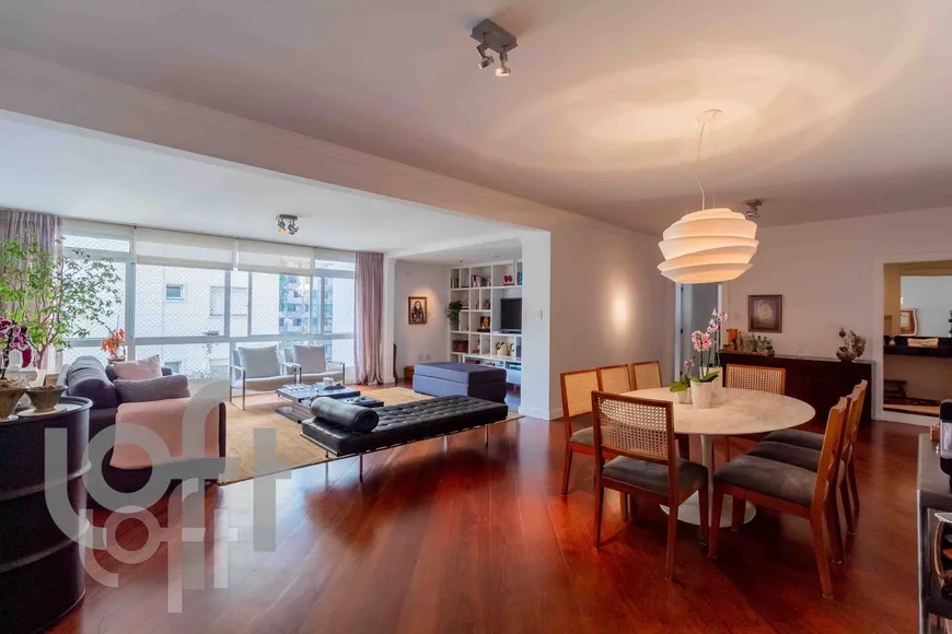 Foto 1 de Apartamento com 3 Quartos à venda, 240m² em Jardim Paulista, São Paulo