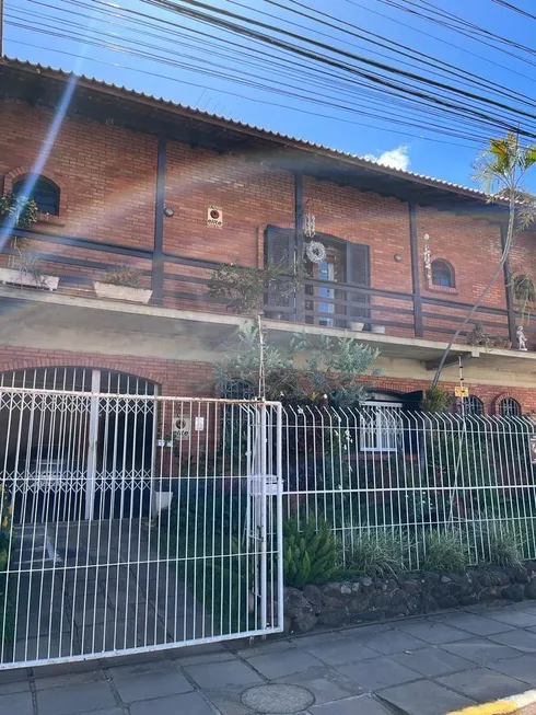 Foto 1 de Casa com 3 Quartos à venda, 190m² em Centro, São Leopoldo