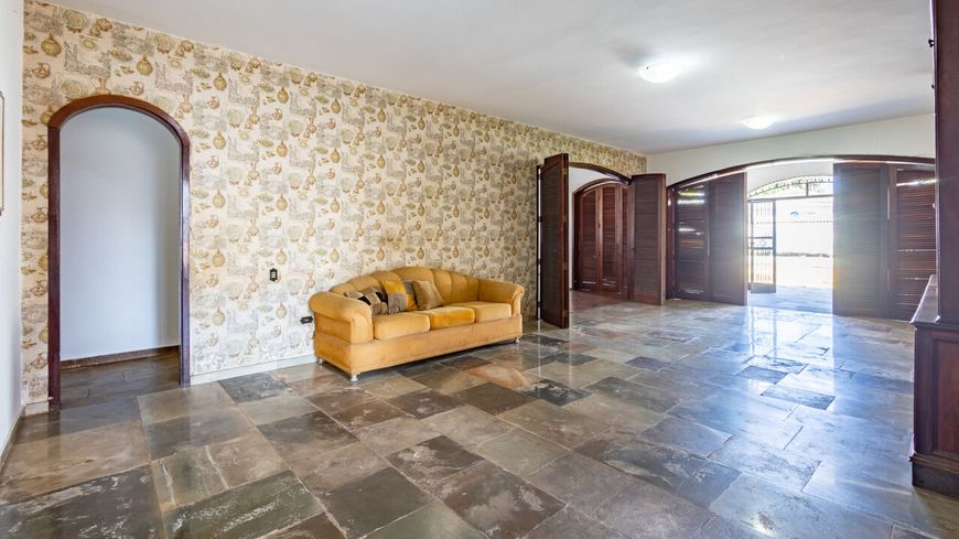 Casa à venda com 9 Quartos, Goiânia - R$ 880.000, 410 m2 - ID: 2982387657 -  Wimoveis