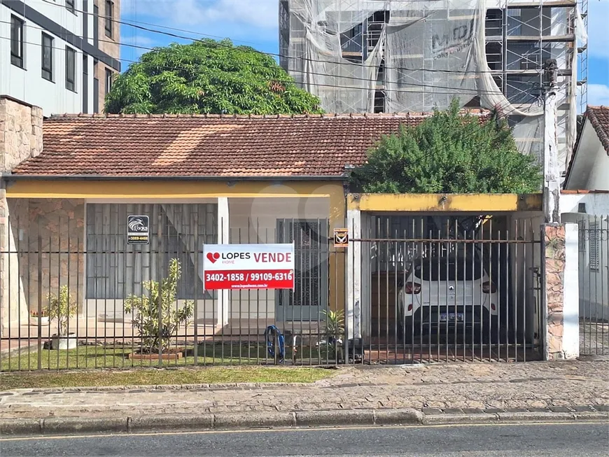 Foto 1 de Lote/Terreno à venda, 588m² em Bacacheri, Curitiba