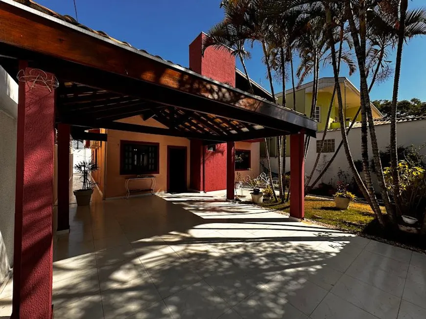 Foto 1 de Casa com 3 Quartos para alugar, 194m² em Reserva do Bosque, São José dos Campos