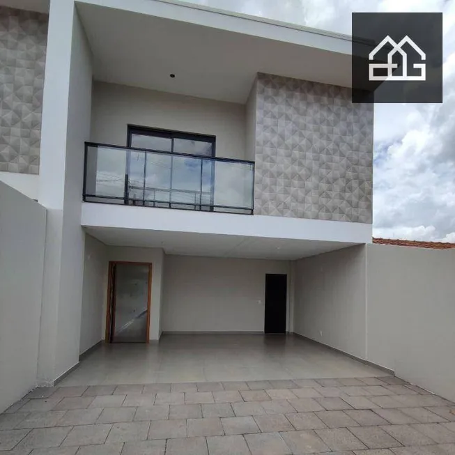 Foto 1 de Sobrado com 3 Quartos à venda, 152m² em Claudete, Cascavel