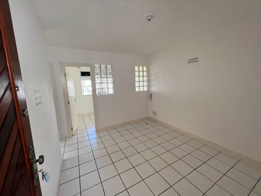 Foto 1 de Apartamento com 1 Quarto para alugar, 40m² em Costa Azul, Salvador