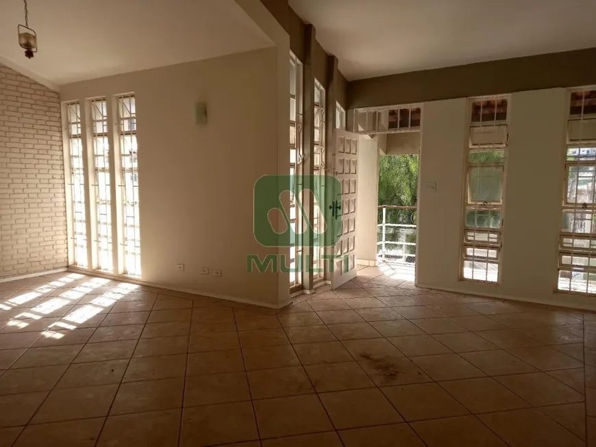 Foto 1 de Casa com 4 Quartos à venda, 327m² em Santa Maria, Uberlândia