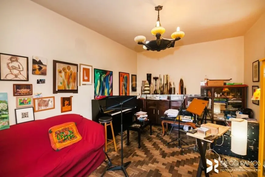 Foto 1 de Apartamento com 4 Quartos à venda, 111m² em Rio Branco, Porto Alegre