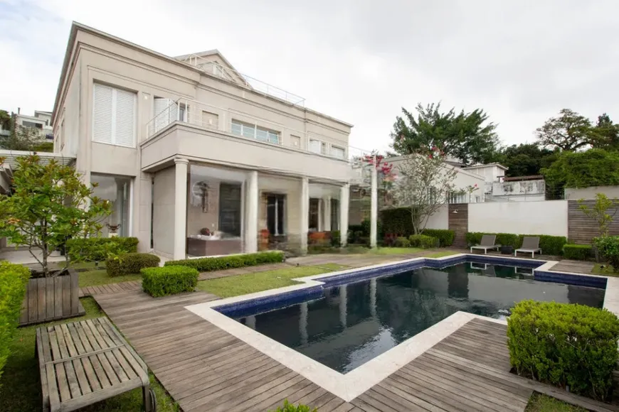Foto 1 de Casa com 4 Quartos para venda ou aluguel, 943m² em Morumbi, São Paulo