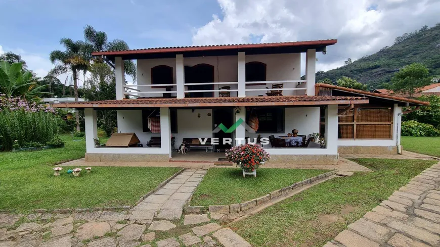 Foto 1 de Casa com 4 Quartos à venda, 276m² em Parque do Imbuí, Teresópolis