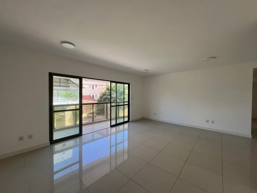 Foto 1 de Apartamento com 3 Quartos para alugar, 145m² em Praia do Pecado, Macaé