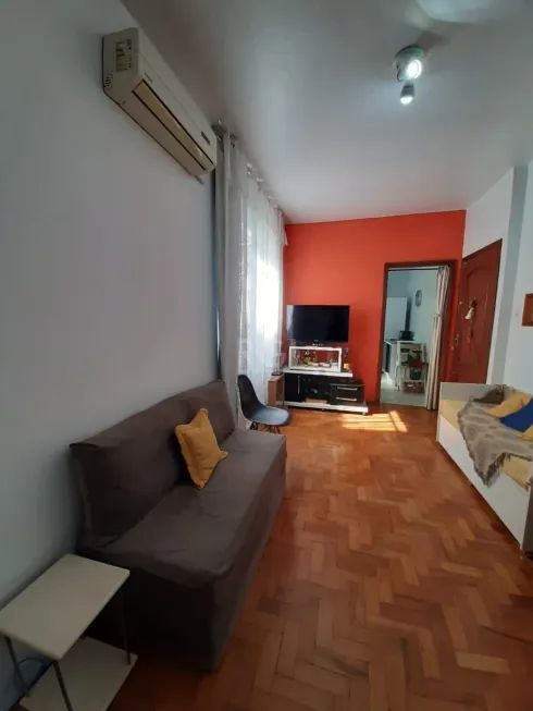 Foto 1 de Apartamento com 1 Quarto à venda, 55m² em Santo Antônio, Porto Alegre