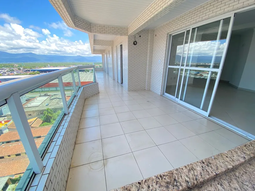 Foto 1 de Apartamento com 3 Quartos à venda, 131m² em Vila Guilhermina, Praia Grande