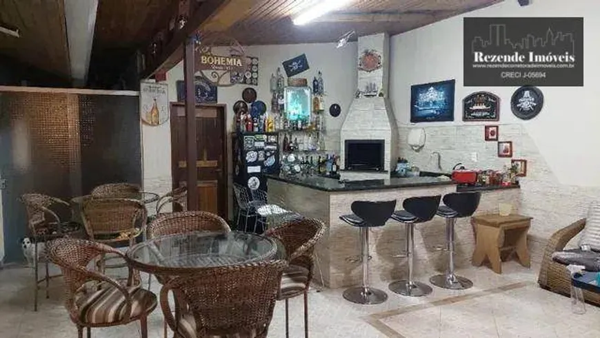 Foto 1 de Casa com 2 Quartos à venda, 218m² em Afonso Pena, São José dos Pinhais