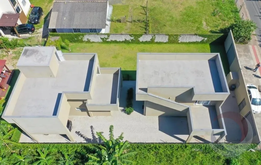 Foto 1 de Casa com 2 Quartos à venda, 75m² em Lagoa da Conceição, Florianópolis