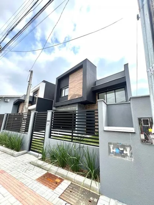 Foto 1 de Sobrado com 3 Quartos à venda, 191m² em Saguaçú, Joinville