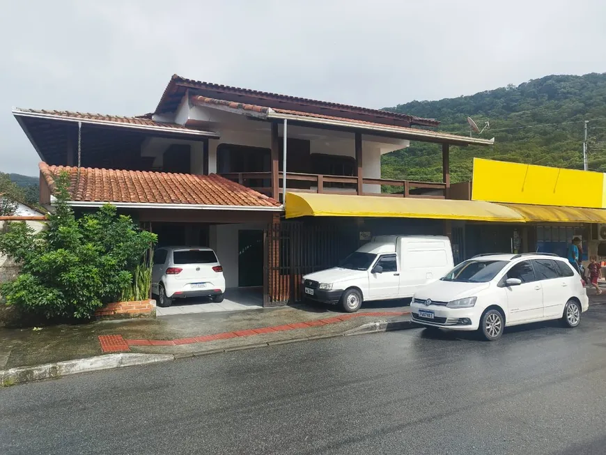 Foto 1 de Imóvel Comercial com 4 Quartos à venda, 569m² em Espinheiros, Itajaí