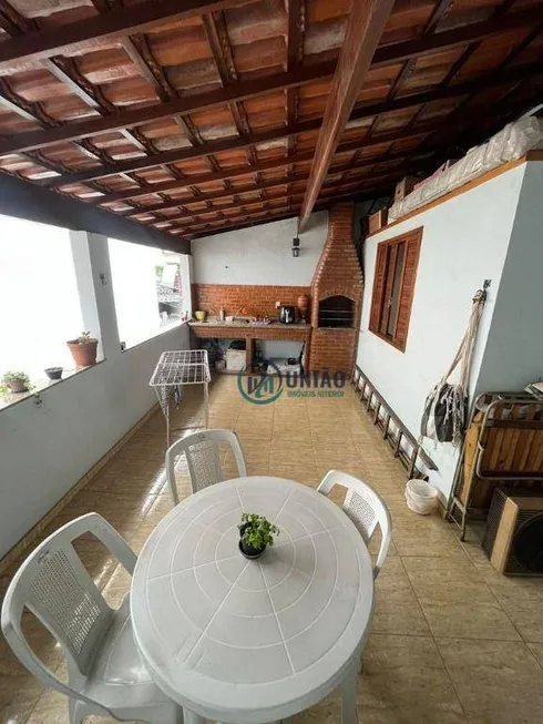 Foto 1 de Casa com 2 Quartos à venda, 90m² em São Lourenço, Niterói