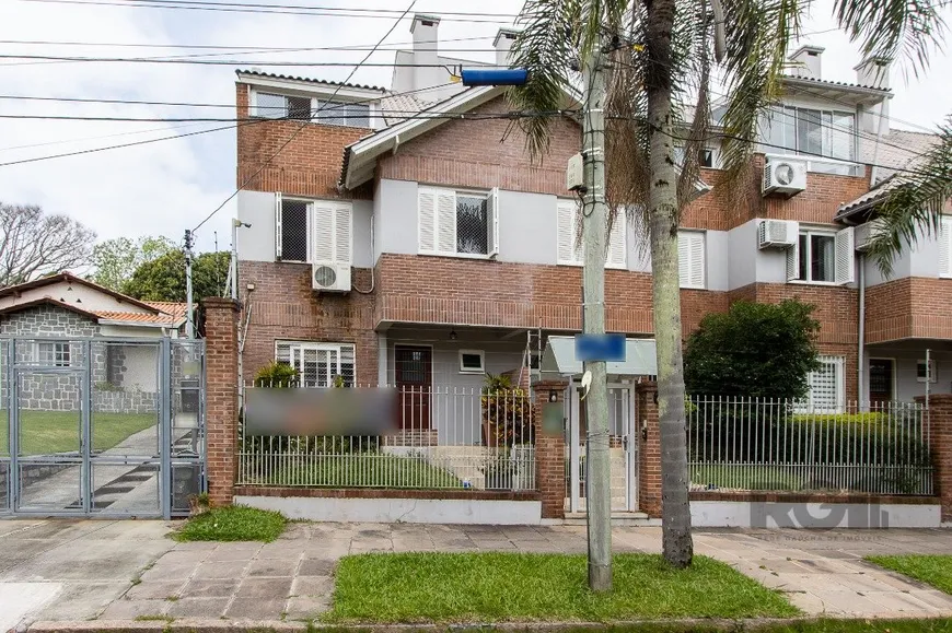 Foto 1 de Casa de Condomínio com 3 Quartos à venda, 212m² em Vila Assunção, Porto Alegre