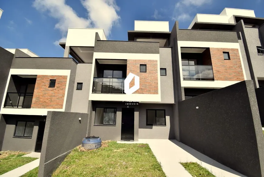 Foto 1 de Casa de Condomínio com 3 Quartos à venda, 124m² em Uberaba, Curitiba