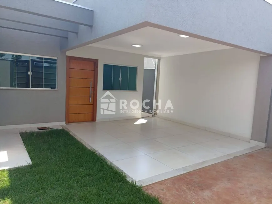 Foto 1 de Casa com 2 Quartos à venda, 98m² em Jardim Itamaracá, Campo Grande