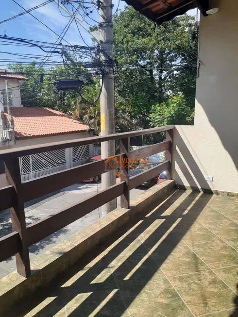 Foto 1 de Sobrado com 3 Quartos à venda, 224m² em São João, Guarulhos